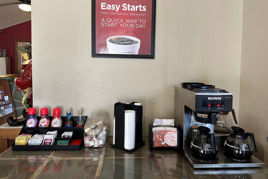 Econo Lodge Fredericksburg - photo 25