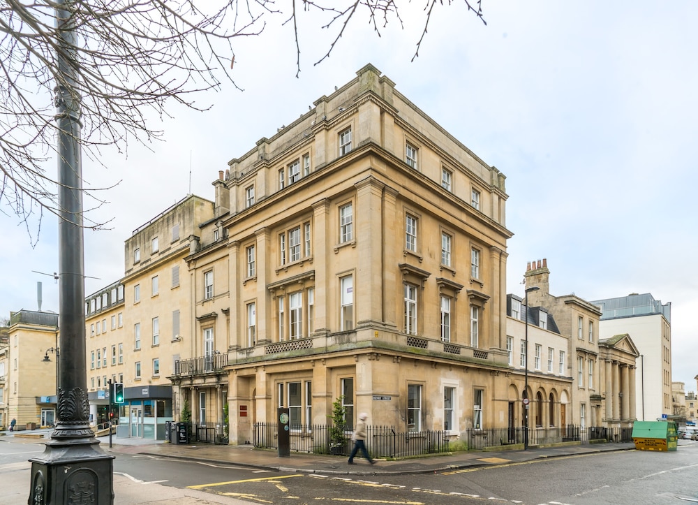 Halcyon Apartments — 5-Star Luxury Hotel in Bath, United Kingdom