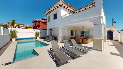 Villa Cerezo A Murcia Holiday Rentals Property — 4-Star Luxury Hotel in Torre-Pacheco, Spain