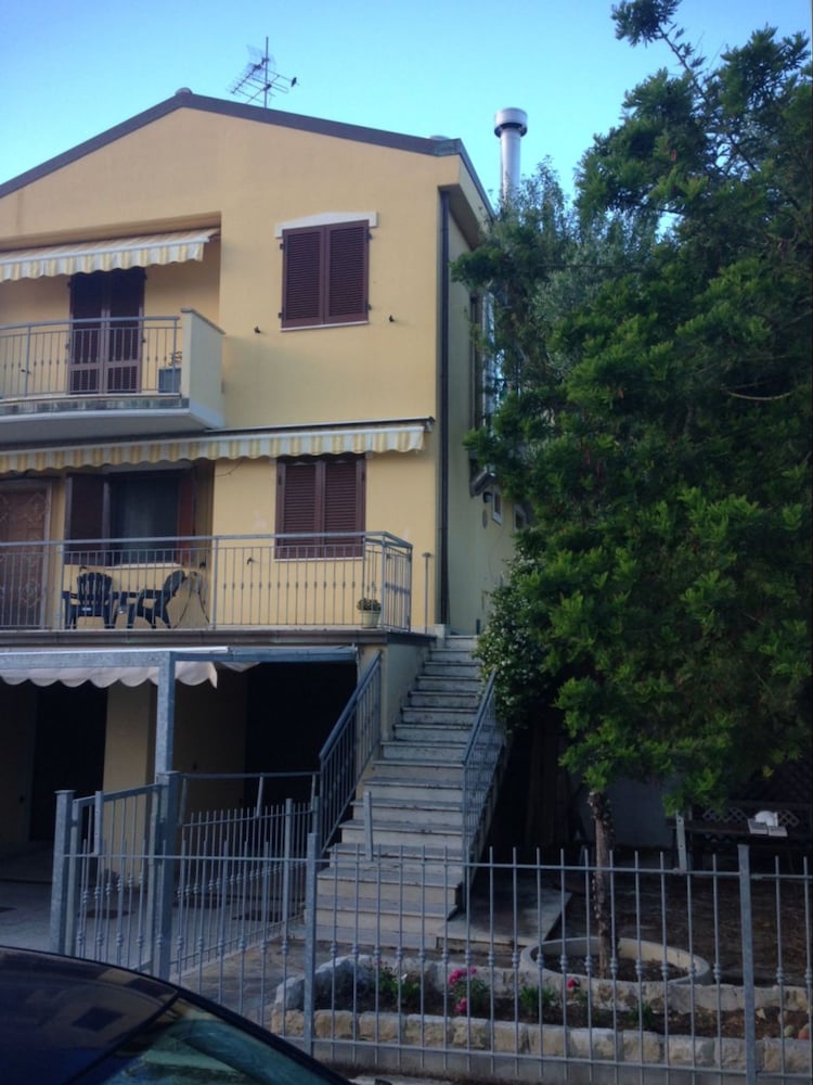Italian Experience Casale Al Mare — 4-Star Luxury Hotel in Loreto, Italy