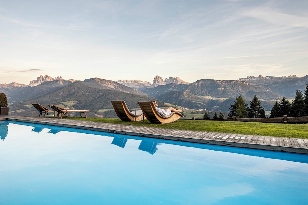 Granpanorama Wellness Hotel Sambergerhof — hotel in Villandro