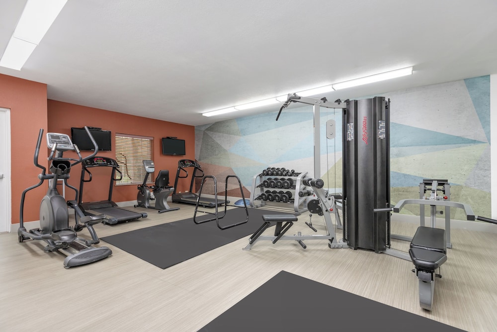 Candlewood Suites Houston by IHG - photo 36