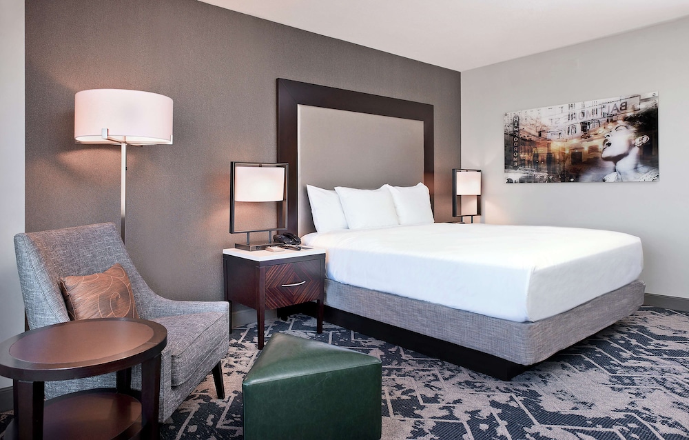 Hilton Baltimore Inner Harbor - photo 17