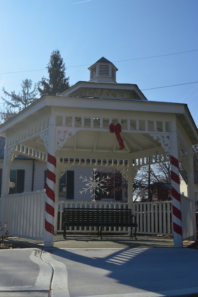 The Green Tree Inn - photo 47