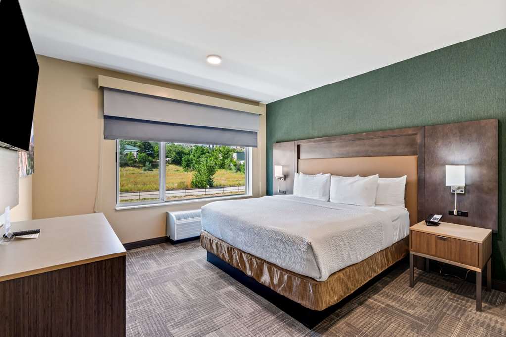 Best Western Plus Fillmore Inn & Suites - photo 36