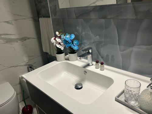 C3 Luxury — 4-Star Luxury Hotel in Naples, Italy