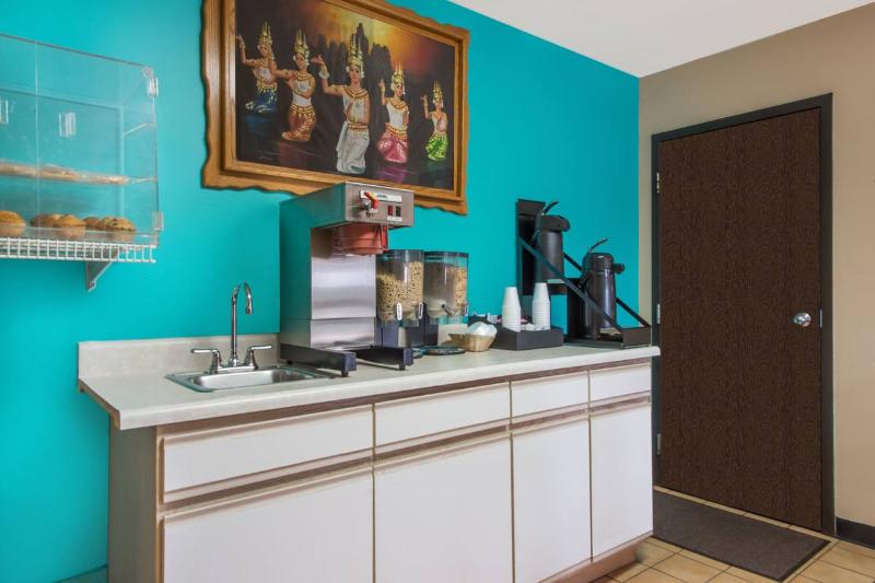 Knights Inn Wentzville MO - photo 43