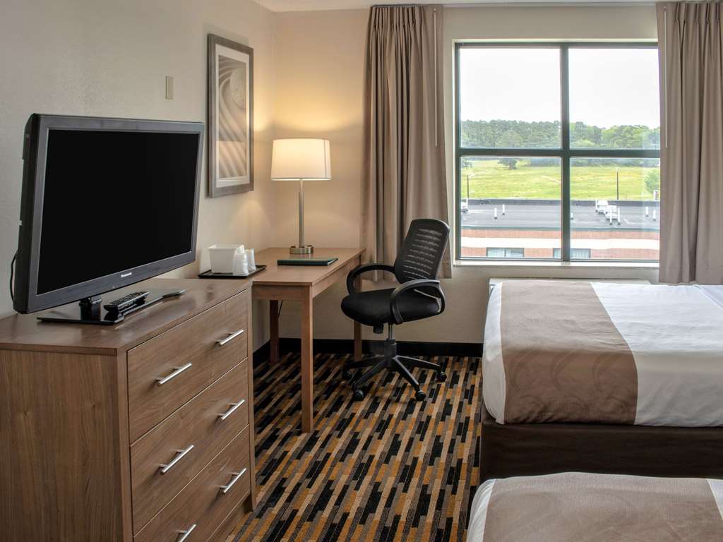Quality Suites Lake Wright Norfolk Airport - photo 12