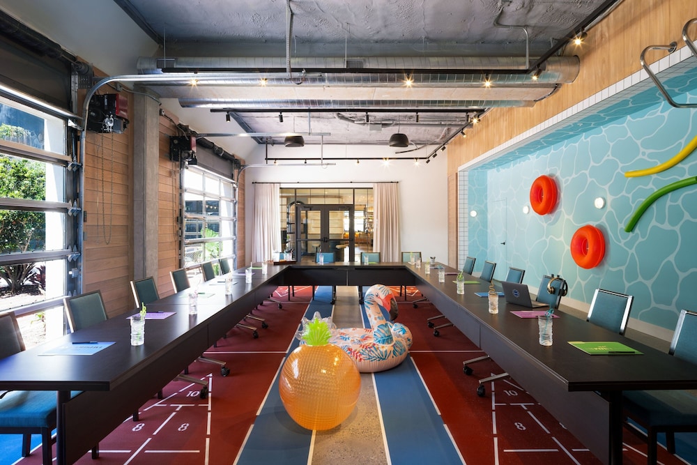 Moxy St. Petersburg Downtown - photo 41