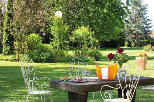 Hotel Restaurant Le Clos Fleuri - last minute hotel in Maringues