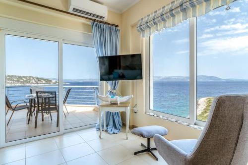 Seascape 3 Bedroom House — 4-Star Luxury Hotel in Marathonas, Greece