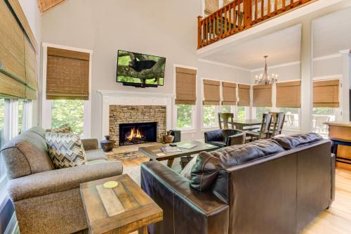 Starlit Smores Fireside Sips Restful Vistas Foosball Lakes Trails Golf Woodland Wonder in Jasper, United States