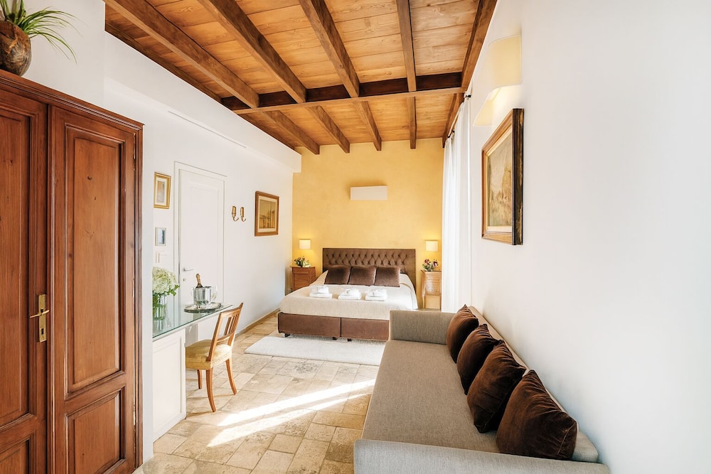 Villa Marina Como Lake — 4-Star Luxury Hotel in Bellano, Italy