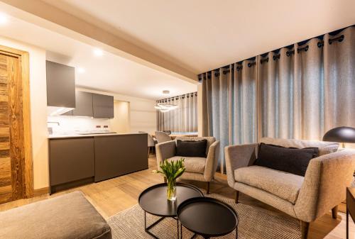Ashmour Alpine — 4-Star Luxury Hotel in Les Gets, France