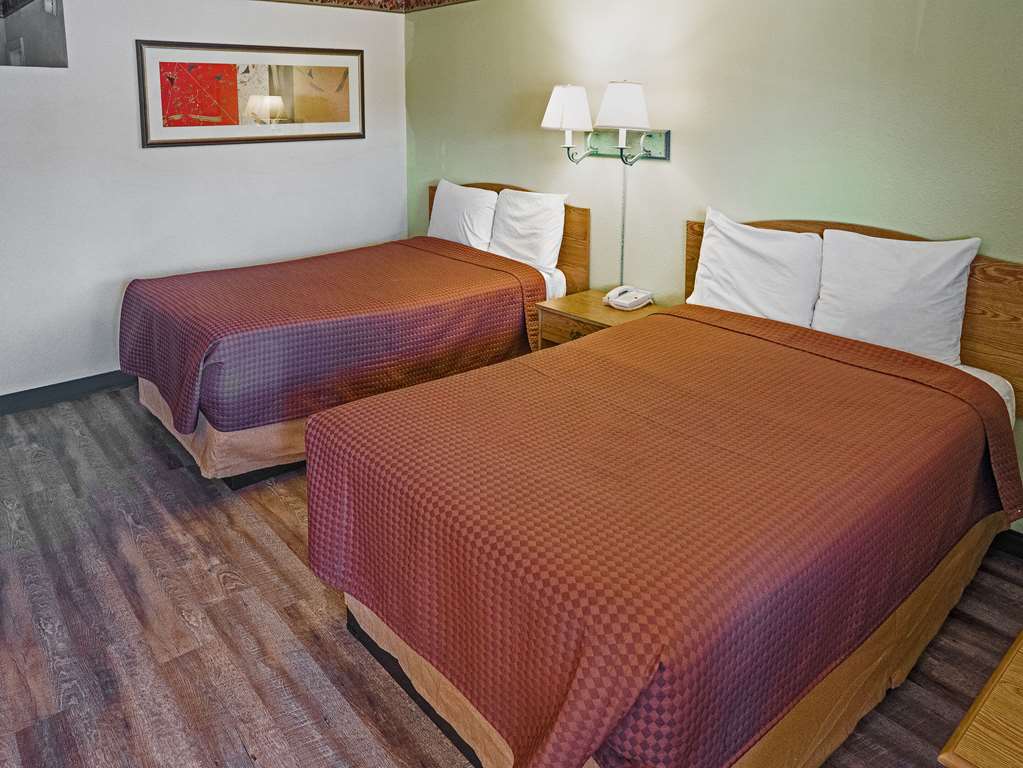 Rodeway Inn Albuquerque Downtown on Rt 66 - photo 4