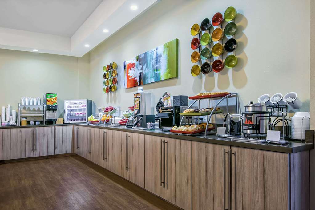 Hawthorn Extended Stay by Wyndham McAllen - photo 7