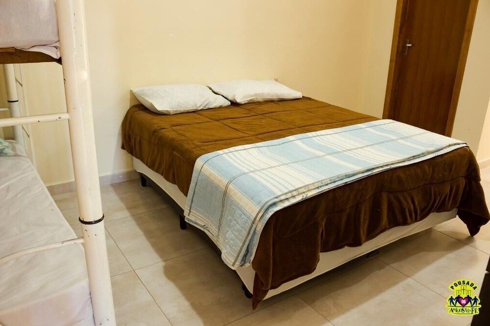 Pousada Amigos Pela Fé in Guaratingueta, Brasil