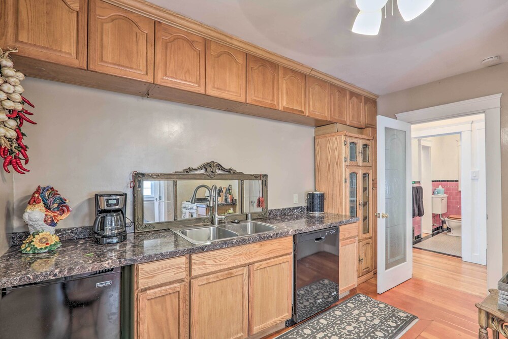 Historic Reno Home on Riverwalk 1 Mi To Midtown — 4-Star Luxury Hotel in Reno, United States