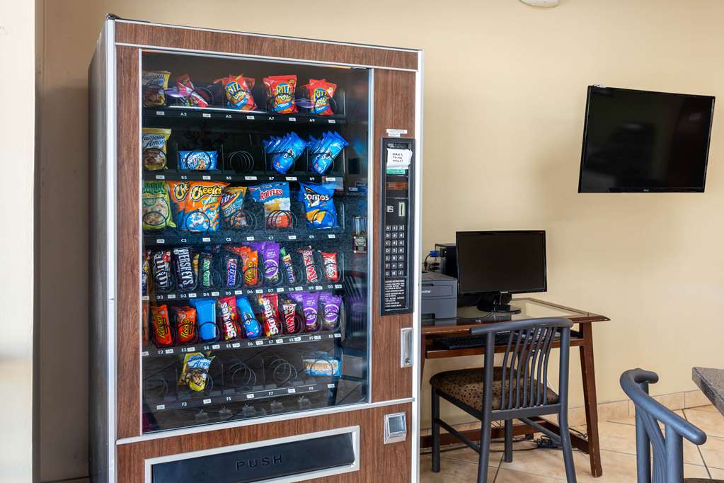 Econo Lodge Belton Kansas City South - photo 20