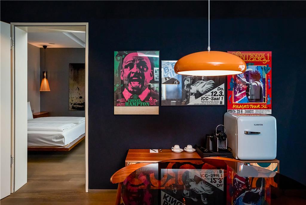 Inspired by the iconic energy of Studio 54 and the smooth legacy of jazz great Lionel Hampton — who once called this hotel home — Studio 45 is a 95qm sanctuary made for those who understand the difference between style and substance.