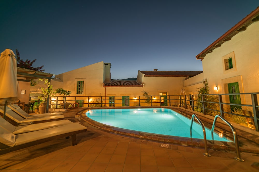 Villa Archanes — 4-Star Luxury Hotel in Irakleion, Greece