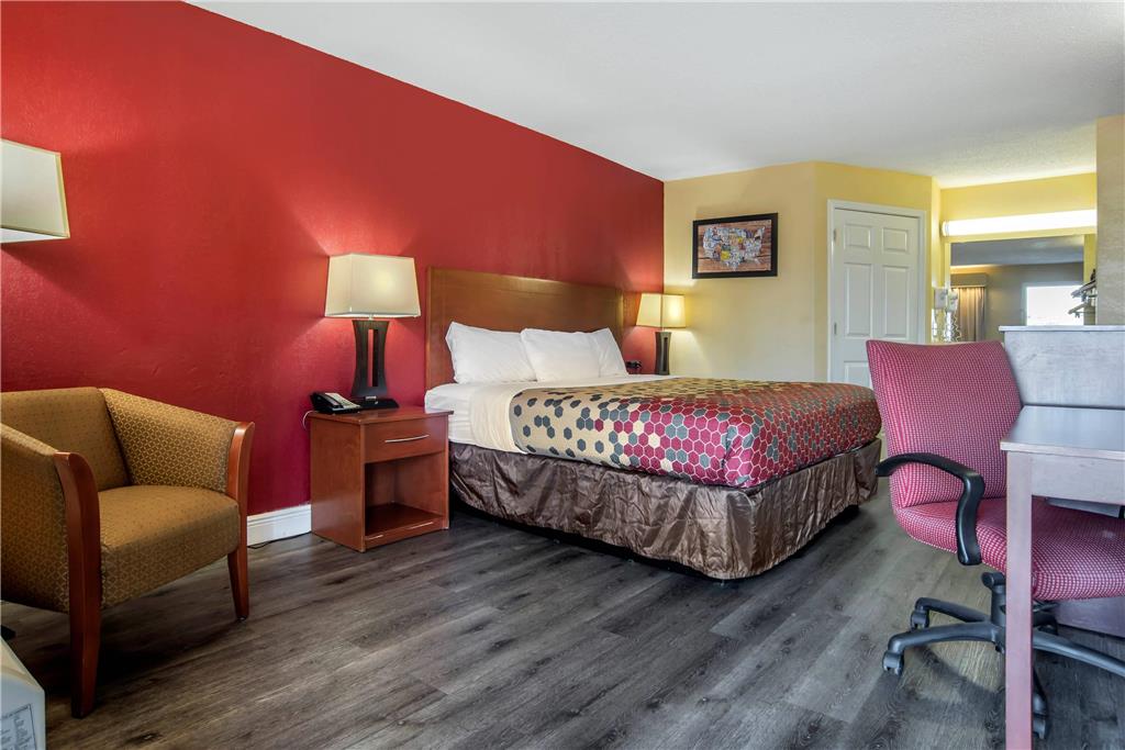 Econo Lodge Tupelo Barnes Crossing - photo 11