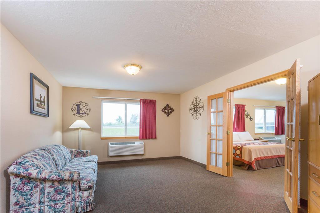 Super 8 by Wyndham Gallipolis Pt Pleasant Area - photo 11