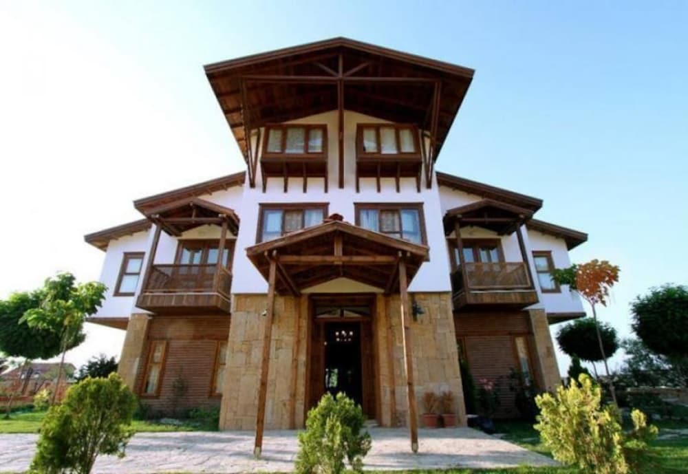 Daidalos Hotel — hotel in Burhaniye