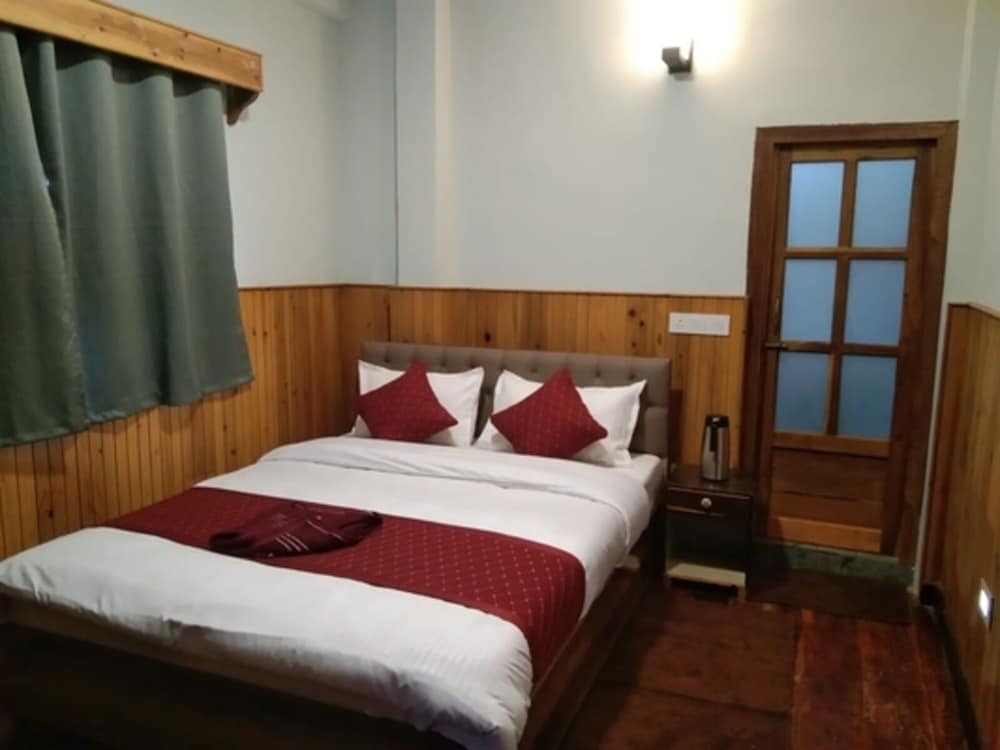 Pagoda Heritage - carbon neutral hotel in Darjiling