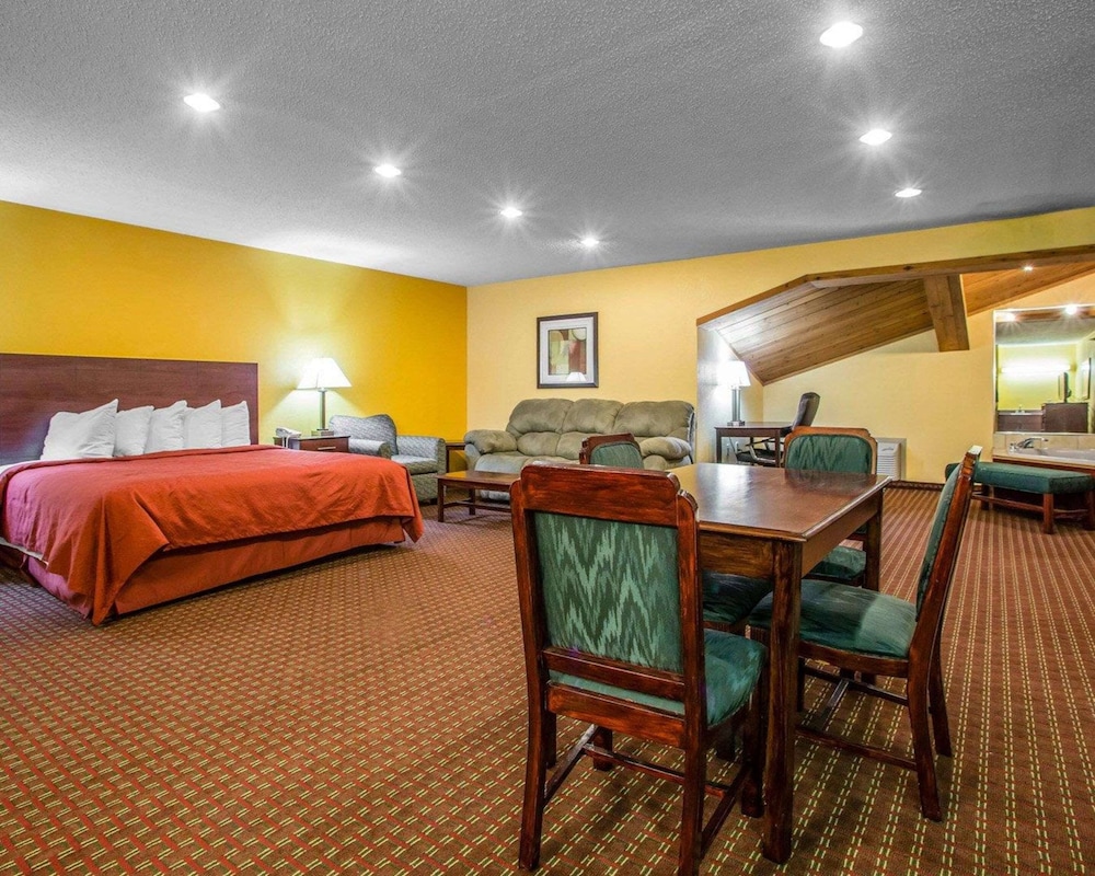 AmericInn by Wyndham Mosinee Central Wisconsin Airport - photo 11