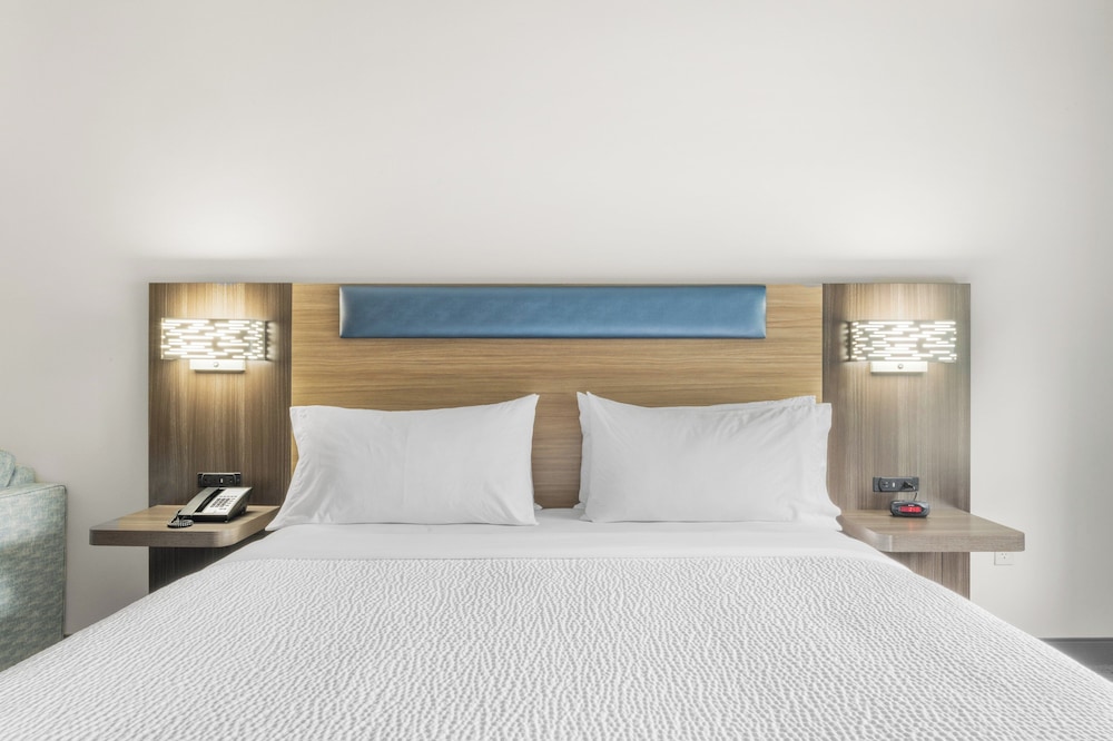Holiday Inn Express Hartford Newington by IHG - photo 11