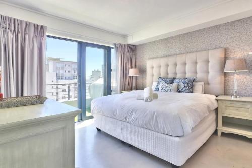 Stylish sea facing apartment with underground parking