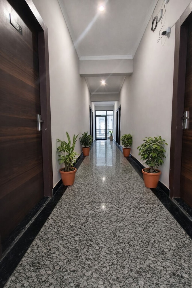 Hotel Stayzzy Bloom — Noida — photo 3
