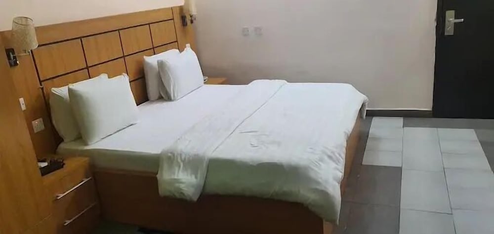 Sonamoni Hotel — Warri — photo 3