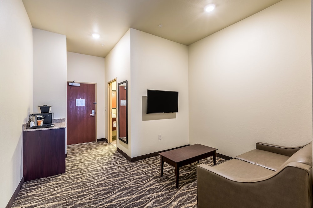 Cobblestone Hotel & Suites Stevens Point - photo 16