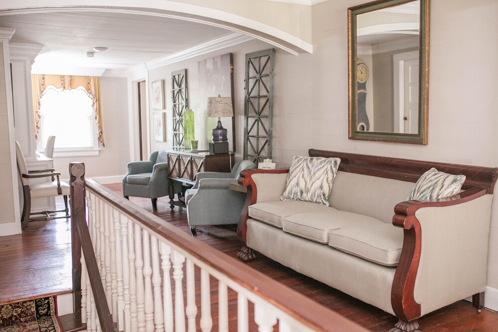Bridgewater Hall Historic Inn - photo 48