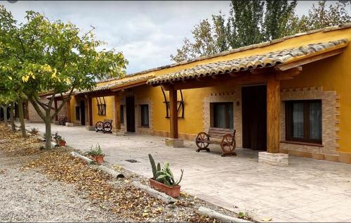 Alojamientos La Alberca — hotel in Arguedas