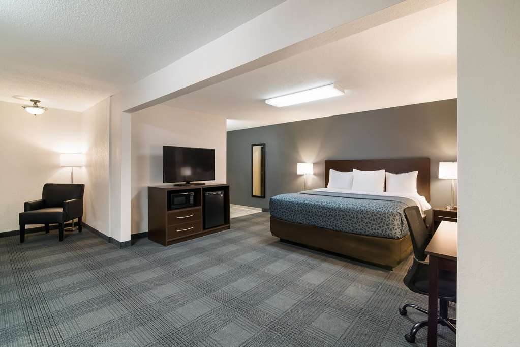 Econo Lodge Williston - photo 18