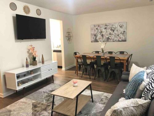 Posh Place King Bed Long Term Stays in Durham, United States