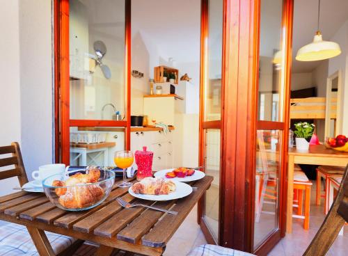 Como Lake Apartment Voian 7 — 4-Star Luxury Hotel in San Siro, Italy