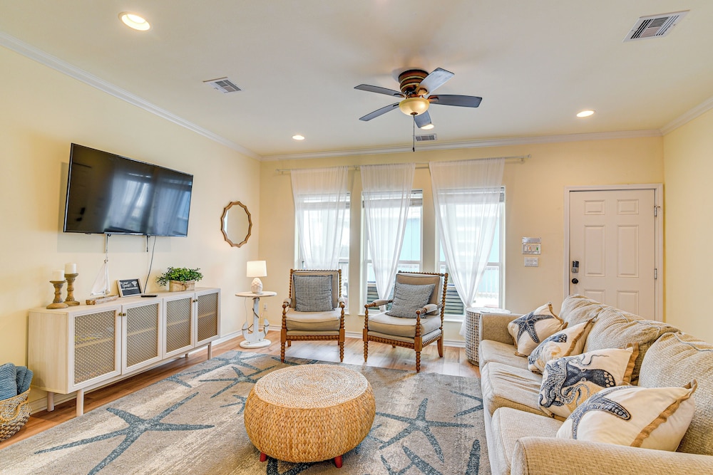 Gulf Views: Beachfront Bolivar Peninsula Escape in Bolivar Peninsula, United States