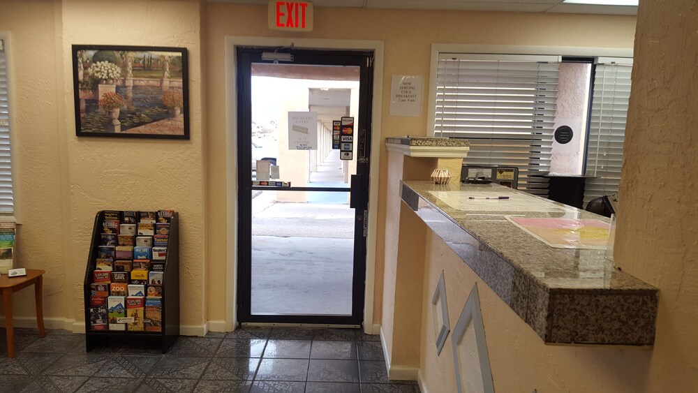 Desert Inn - photo 3