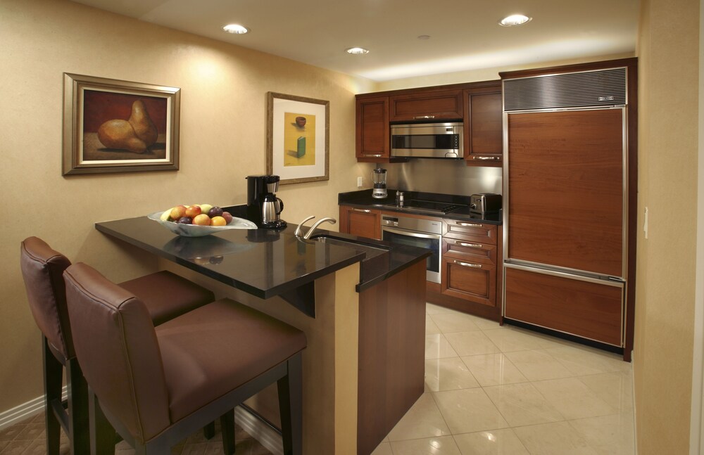 True 1BR Strip View at MGM Signature - photo 15