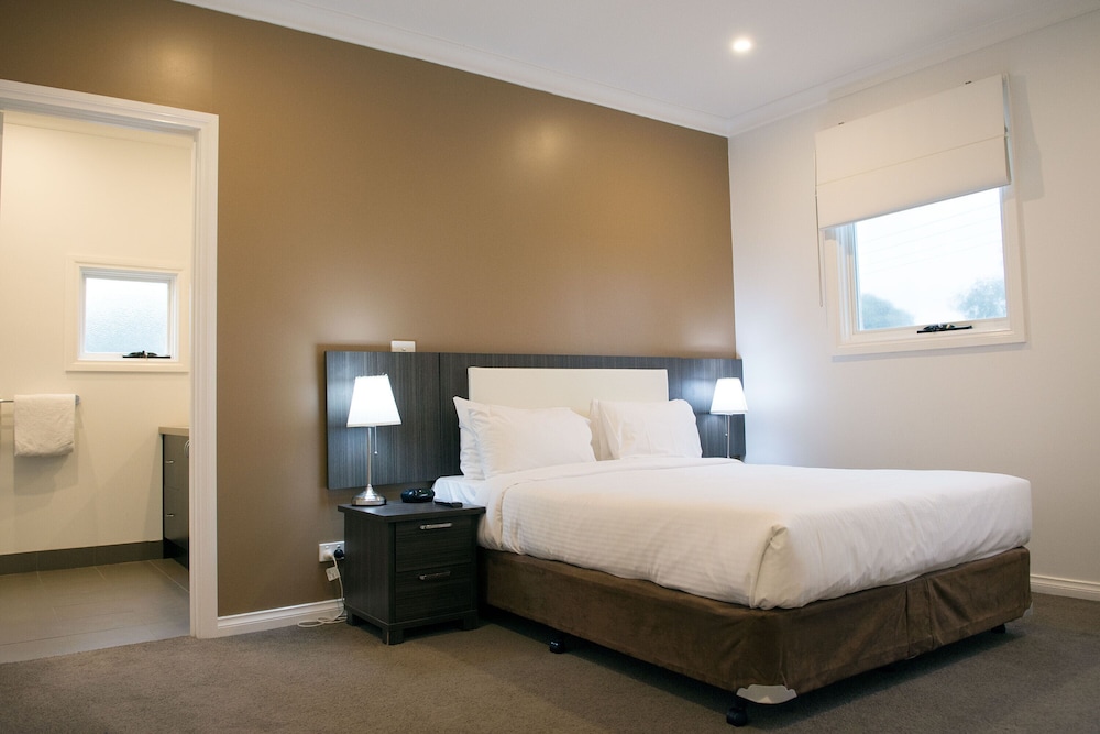 Buckingham Apartments — 4-Star Luxury Hotel in Highett, Australia