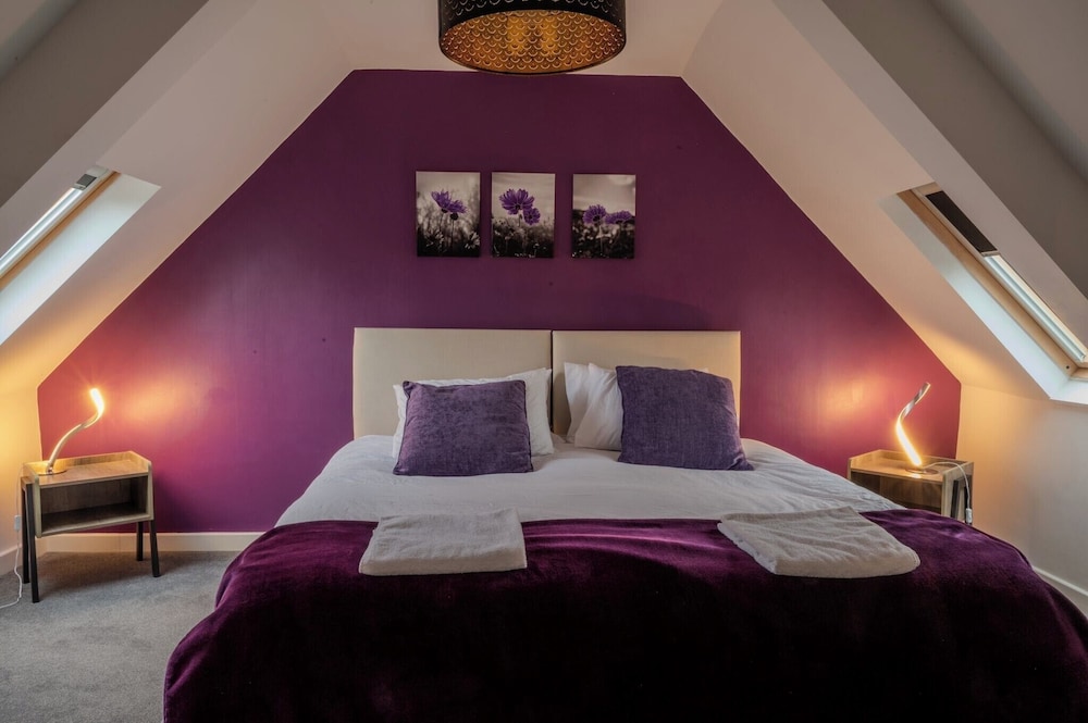 4Br Sleeps8 Privategarden Freeparking in Nottingham, United Kingdom