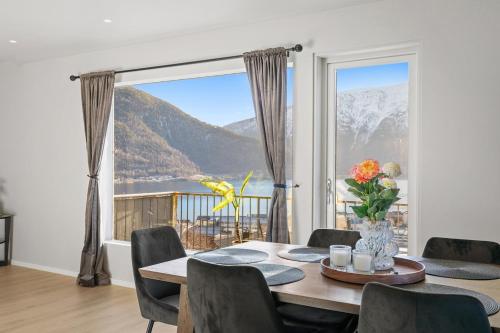 6 Bedroom House With Great View — 4-Star Luxury Hotel in Sogndal, Norway