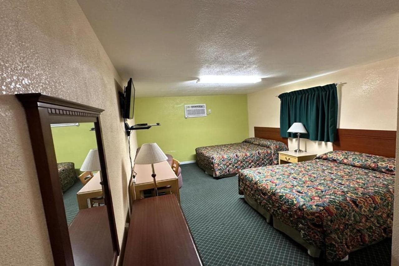 Longhorn Motel Boise City - photo 9