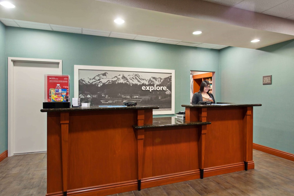 Hampton Inn & Suites Clovis Airport North - photo 3