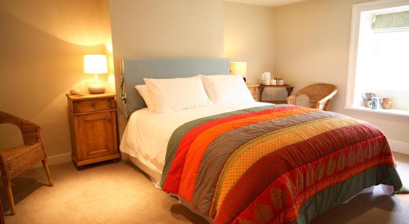 The Scott Arms — 4-Star Luxury Hotel in Kingston Upon Thames, United Kingdom
