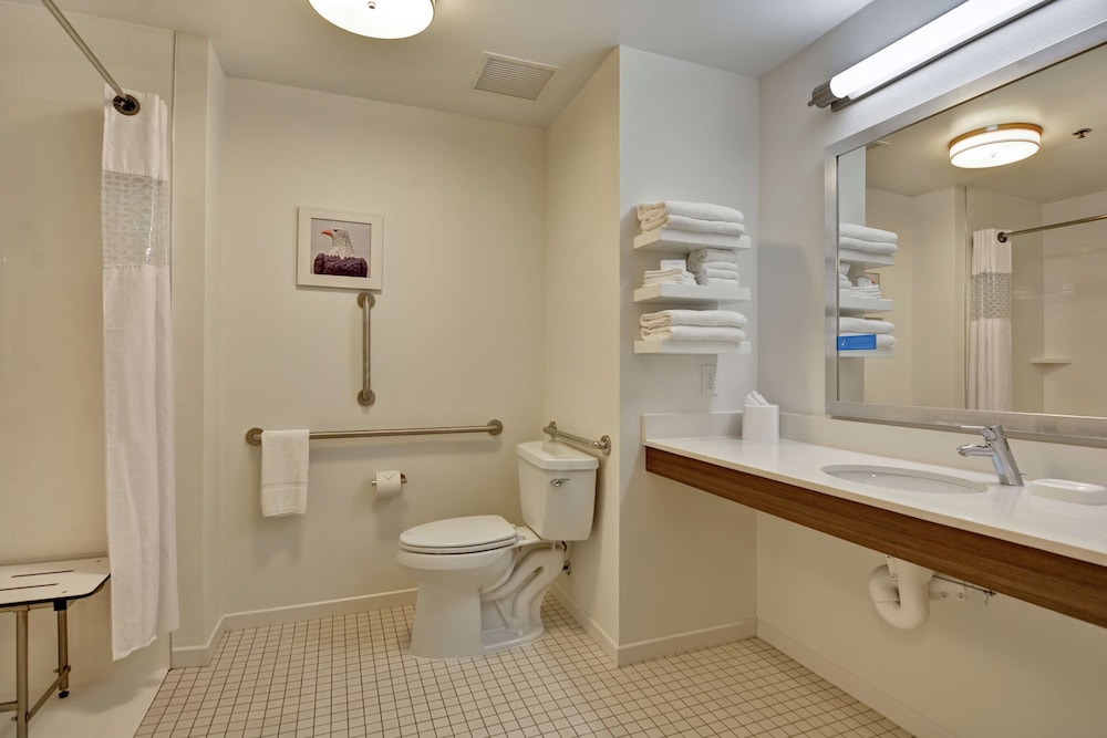 Hampton Inn & Suites Ashland - photo 41